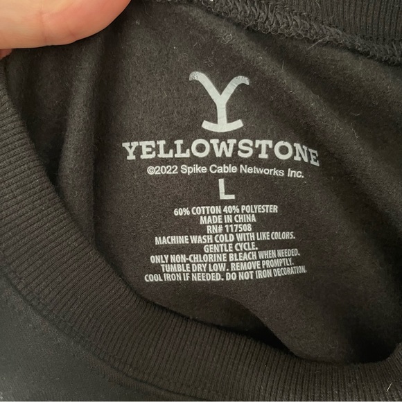 Yellowstone NWT Dutton Ranch Pullover - Picture 8 of 8